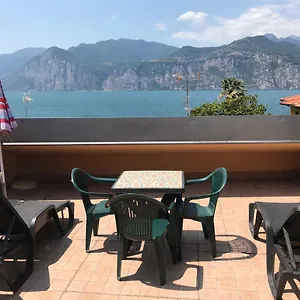 https://stella-apartments.hotelinveneto.com