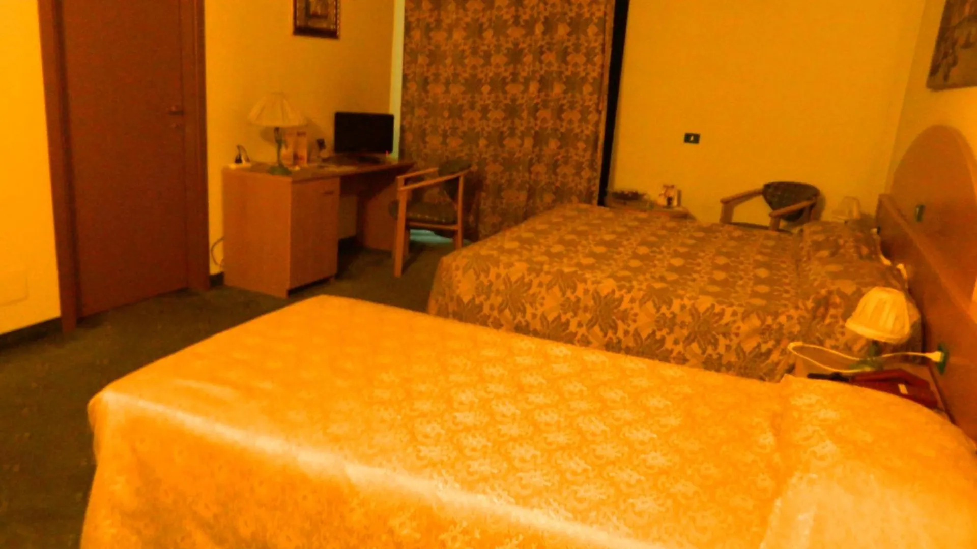 Ascot Lodging Cardano Al Campo 2*,  Italia