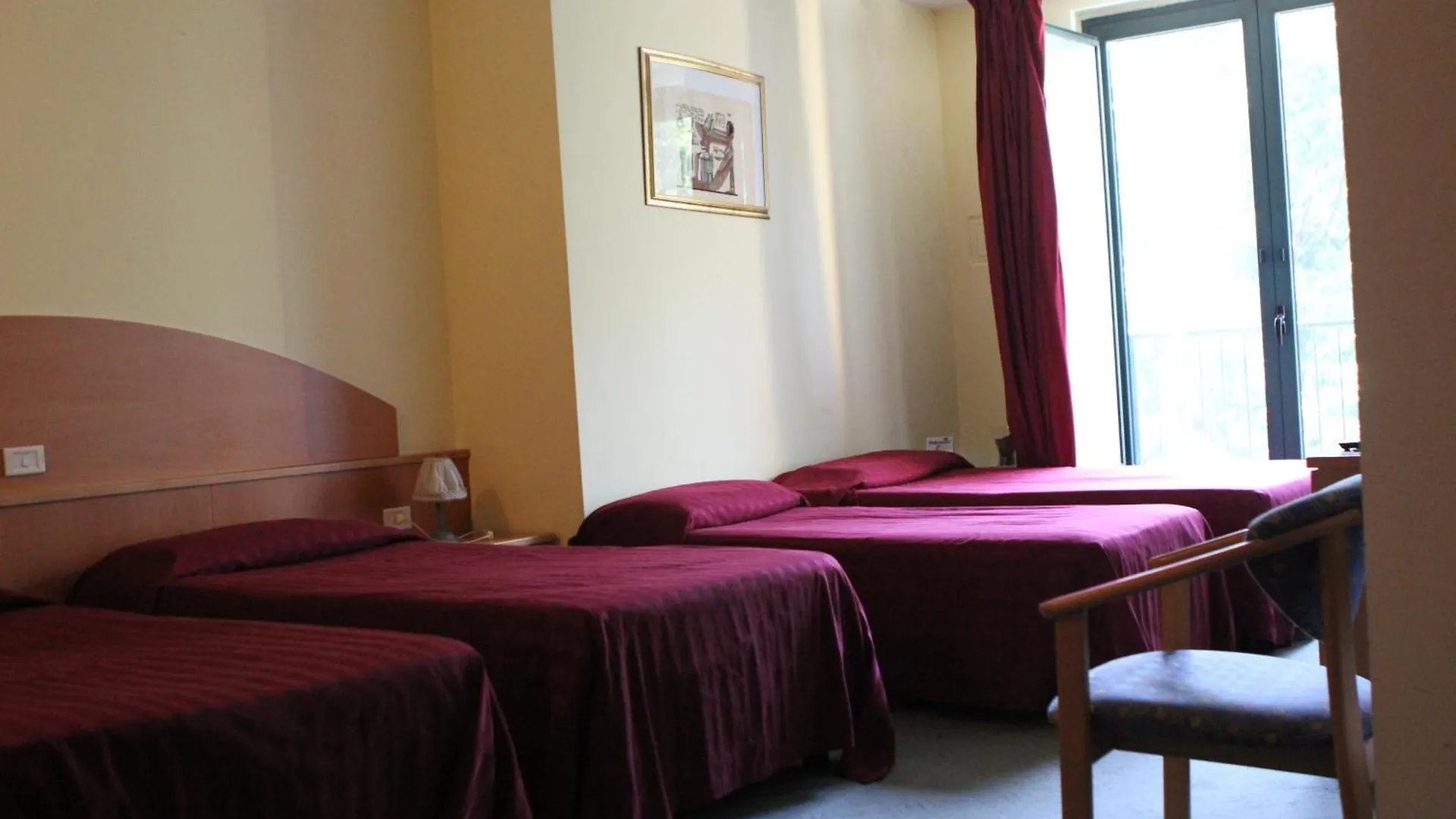 Ascot Lodging Cardano Al Campo