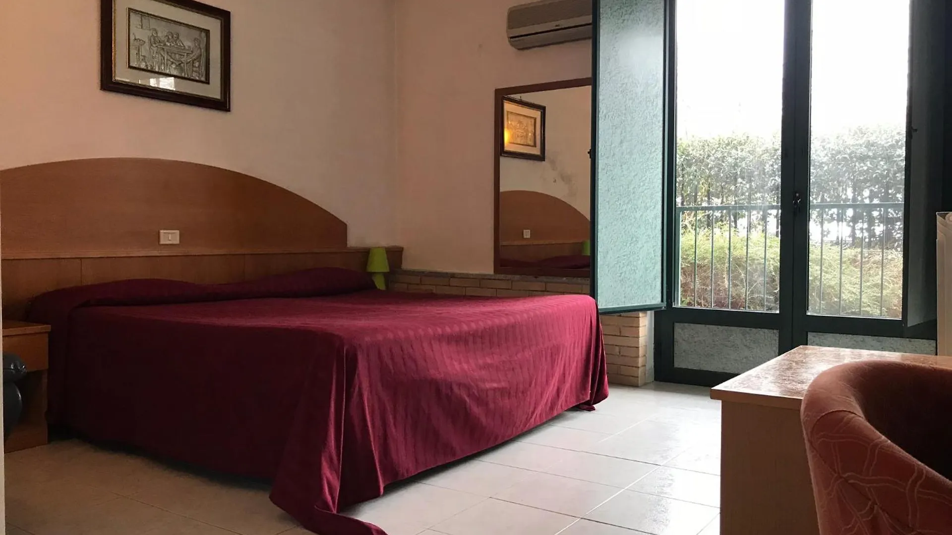Ascot Lodging Cardano Al Campo 2*,  Italia