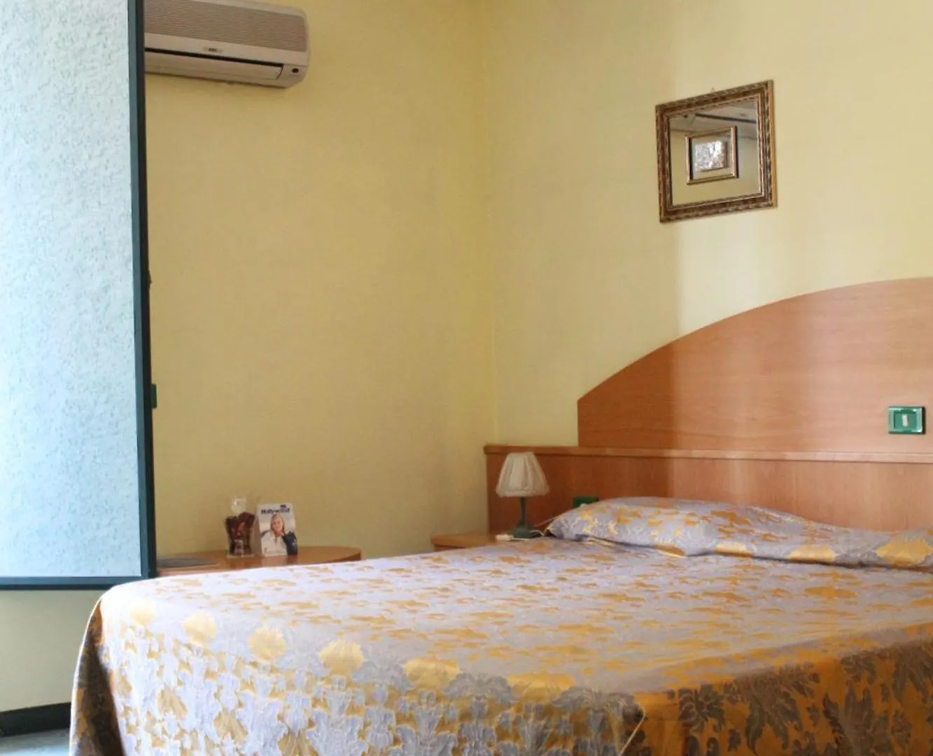 Ascot Lodging Cardano Al Campo 2*,  Italia