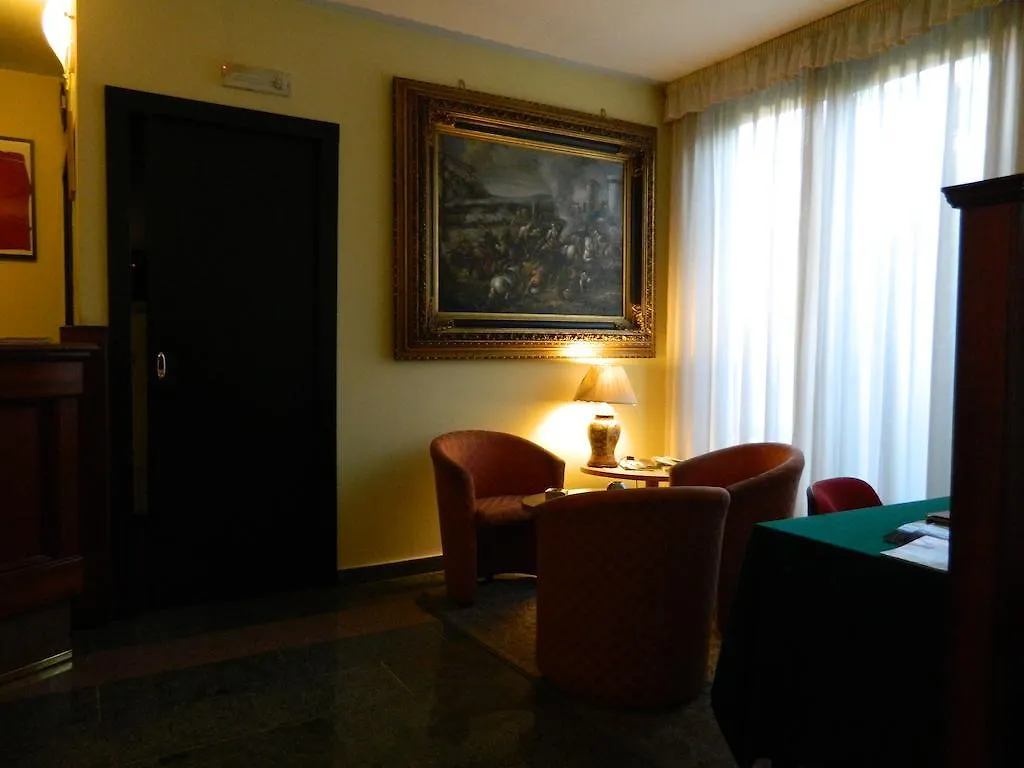 Ascot Lodging Cardano Al Campo 2*,  Italia