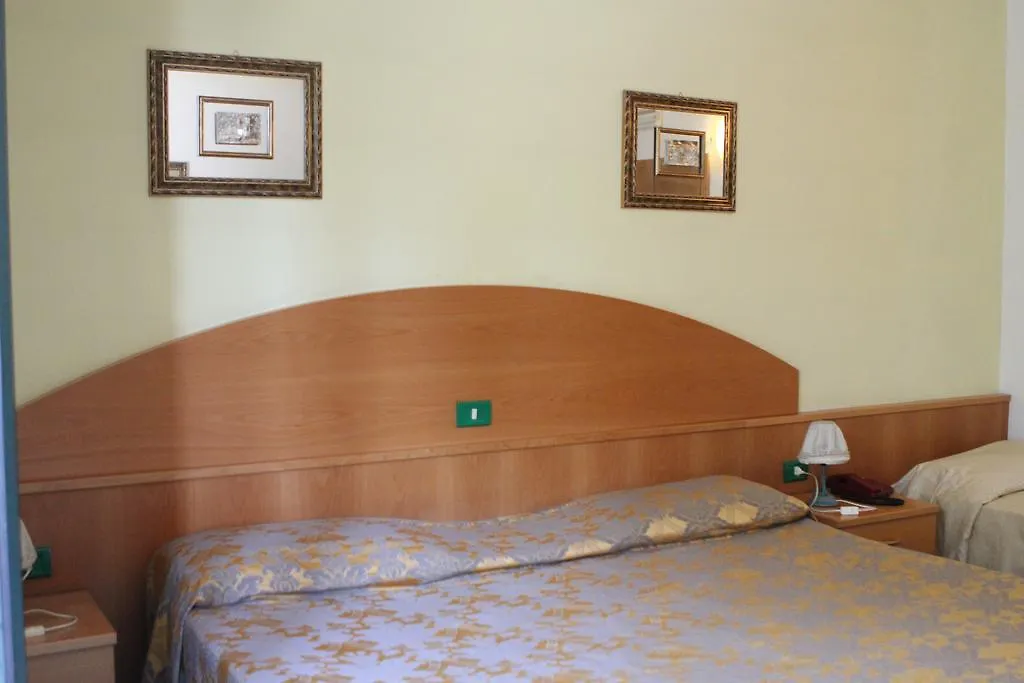 Hotel Ascot Lodging Cardano Al Campo