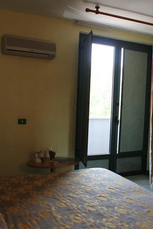 Hotel Ascot Lodging Cardano Al Campo