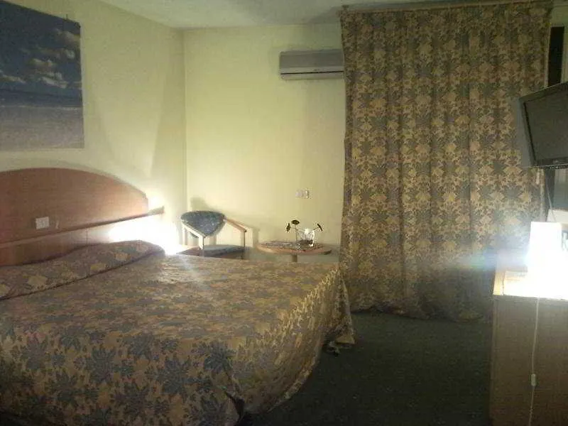 Hotel Ascot Lodging Cardano Al Campo