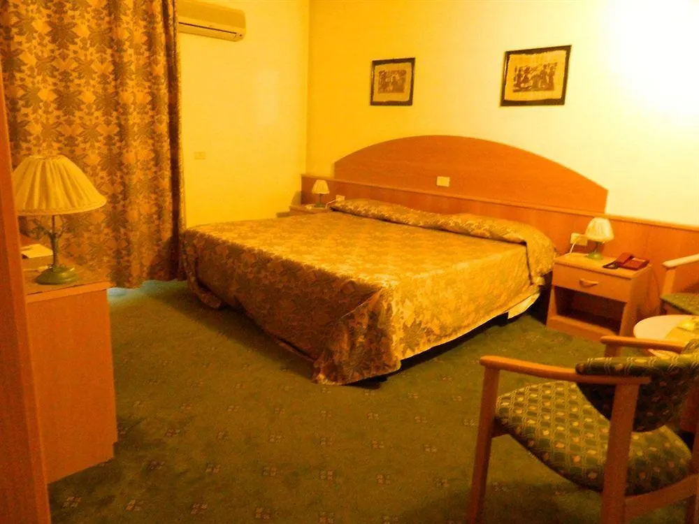 Ascot Lodging Cardano Al Campo 2*,  Italia