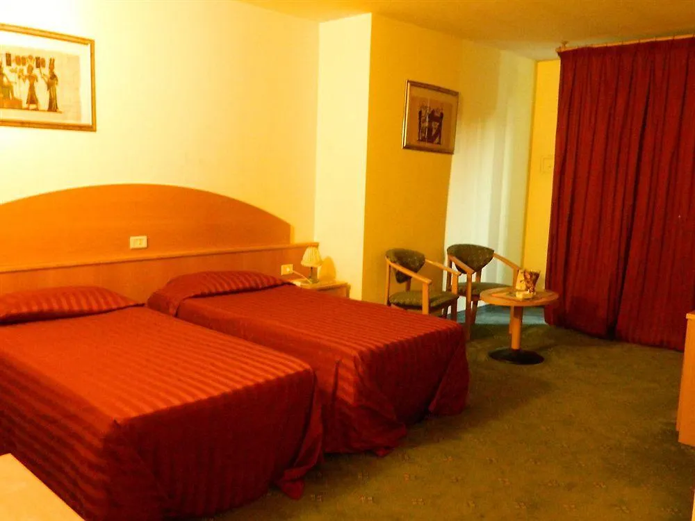 Hotel Ascot Lodging Cardano Al Campo