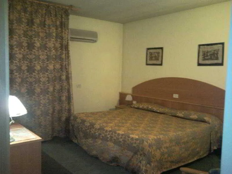 Ascot Lodging Cardano Al Campo 2*,  Italia