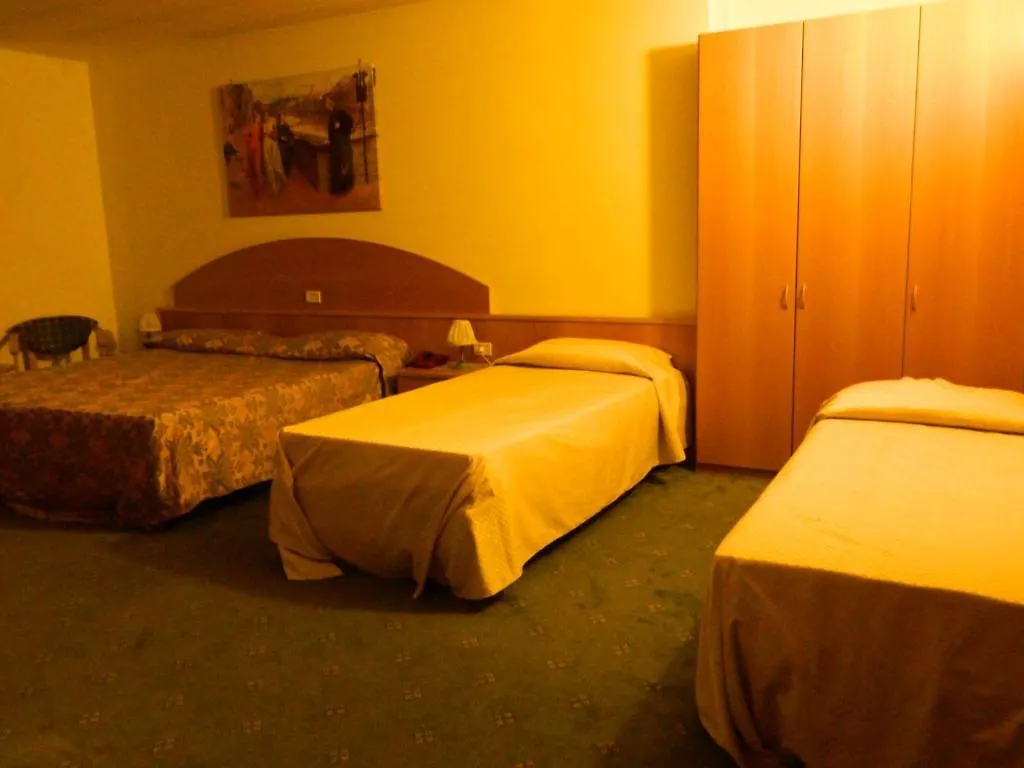 Ascot Lodging Cardano Al Campo 2*,  Italia