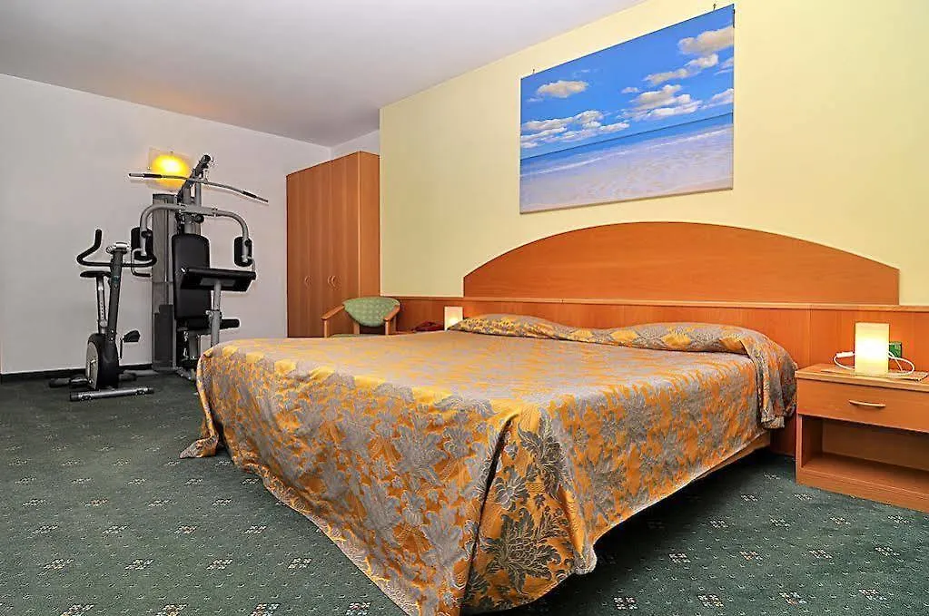 Hotel Ascot Lodging Cardano Al Campo